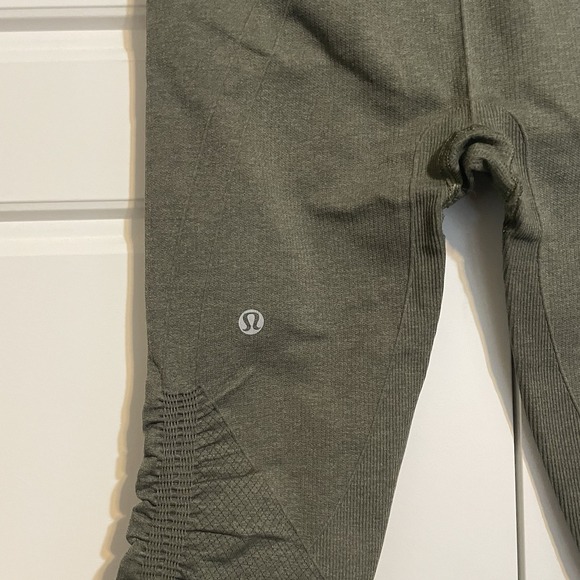 Lululemon Olive Green High Rise Crop Leggings Ruched Bottoms Athleisure - Picture 6 of 10